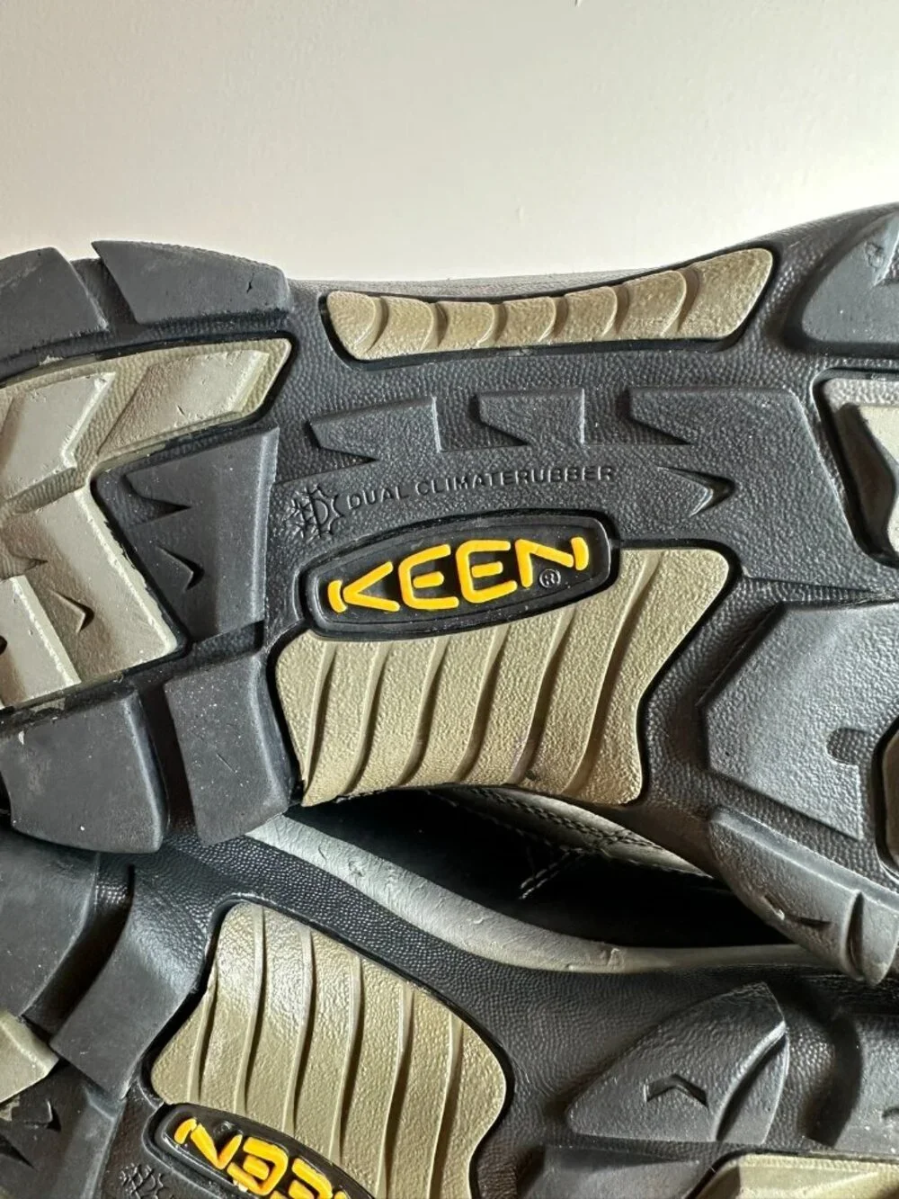 KEEN Revel IV High Polar Insulated Waterproof Winter Boots Brown Men’s 10